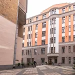 Stylish 1-bedroom In Center With King Bed