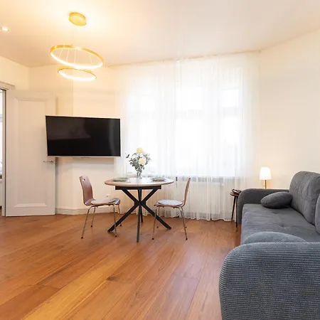 Stylish 1-bedroom In Center With King Bed ריגה