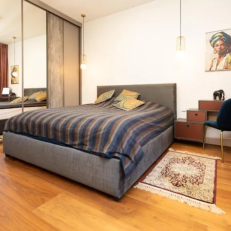 Stylish 1-bedroom In Center With King Bed *